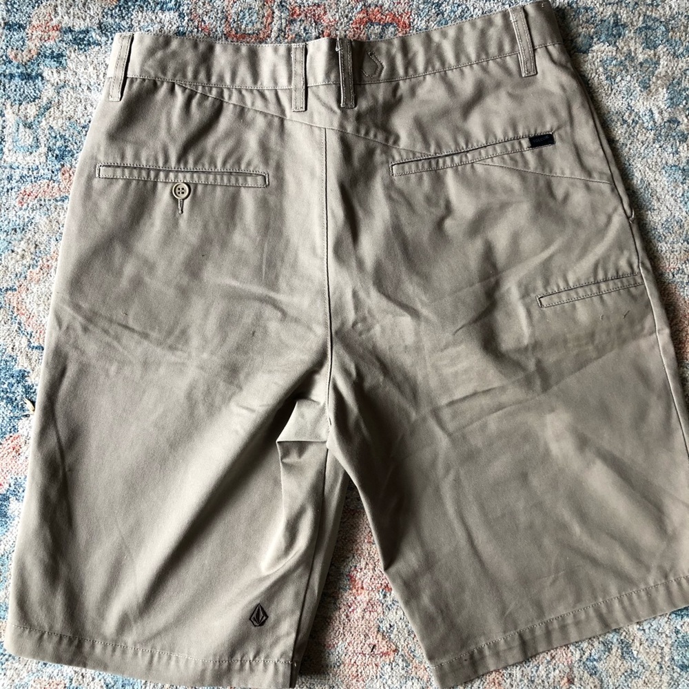 Volcom Shorts - Picture 3 of 4